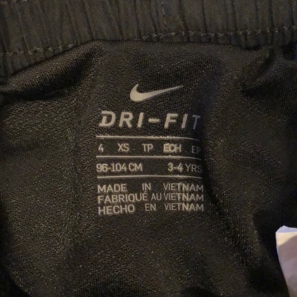 Nike Dri-Fit shorts. Black and white. - Picture 3 of 3